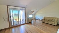 Living room of Flat for sale in Vigo   with Air Conditioner, Heating and Parquet flooring