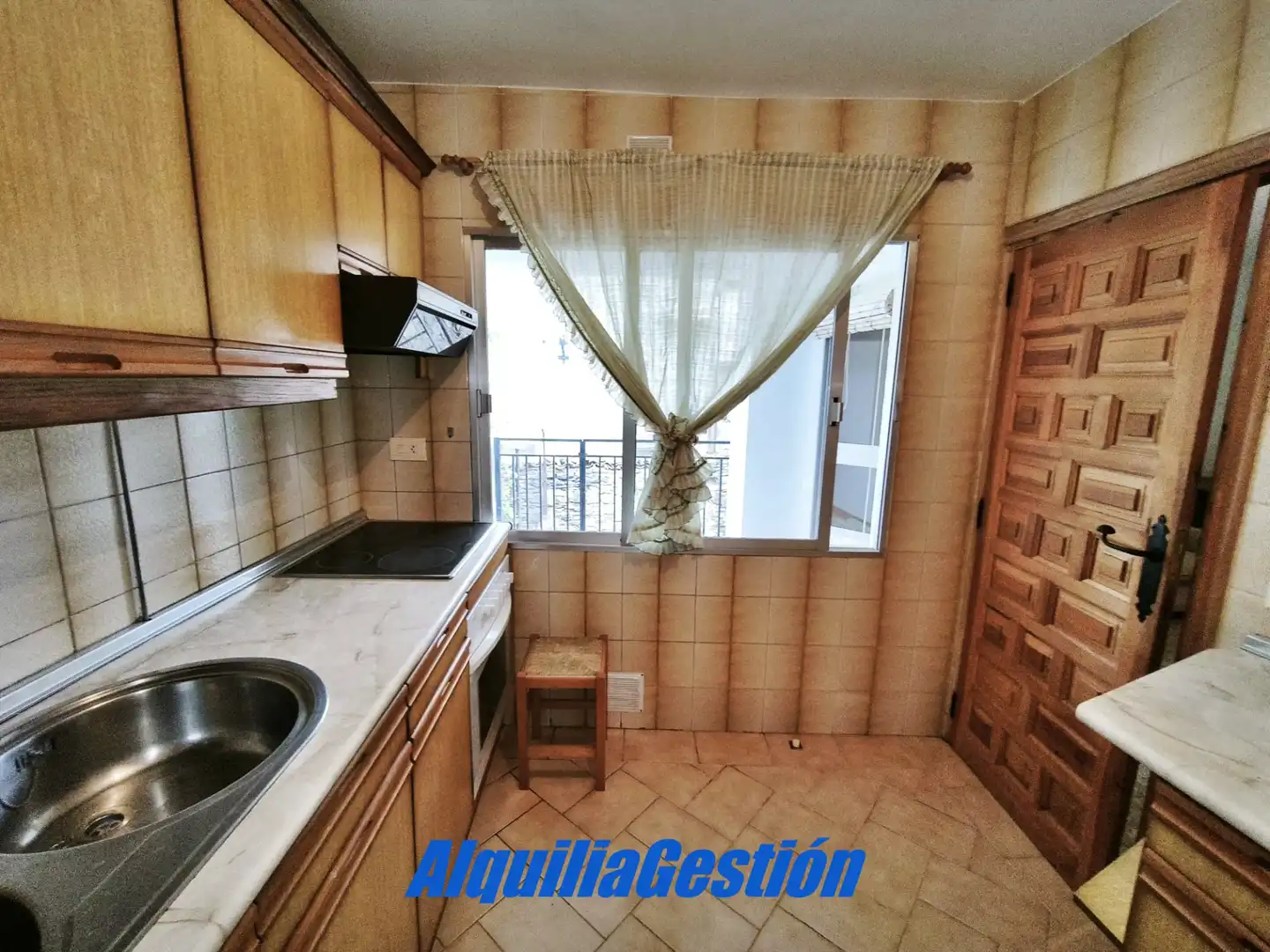 Cocina de Casa adosada en venta en Tamajón con Calefacción, Terraza y Balcón