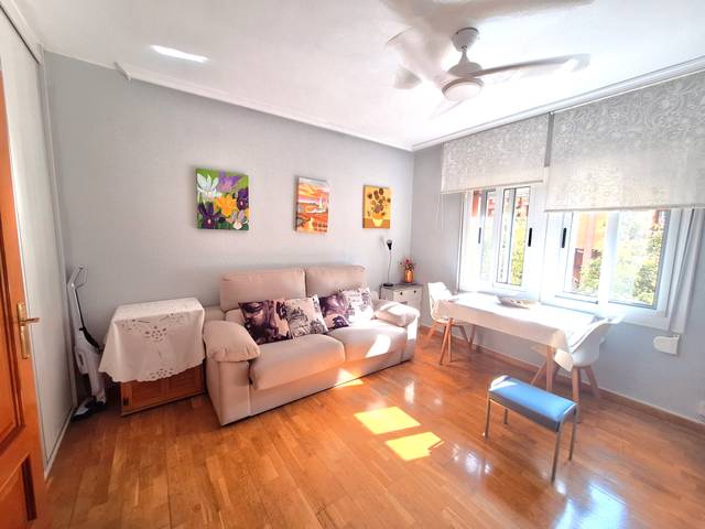 Piso en Venta en Carrer dels Alts Forns en La Marina del Port