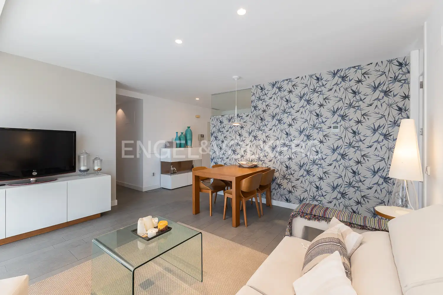 Wohnung zur Miete in Calle Isabel de Villena, La Malva-rosa