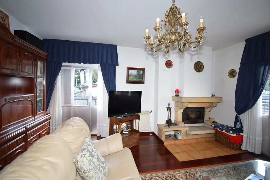 Sala d'estar de Casa o xalet en venda en Fene amb Jardí privat, Terrassa i Moblat