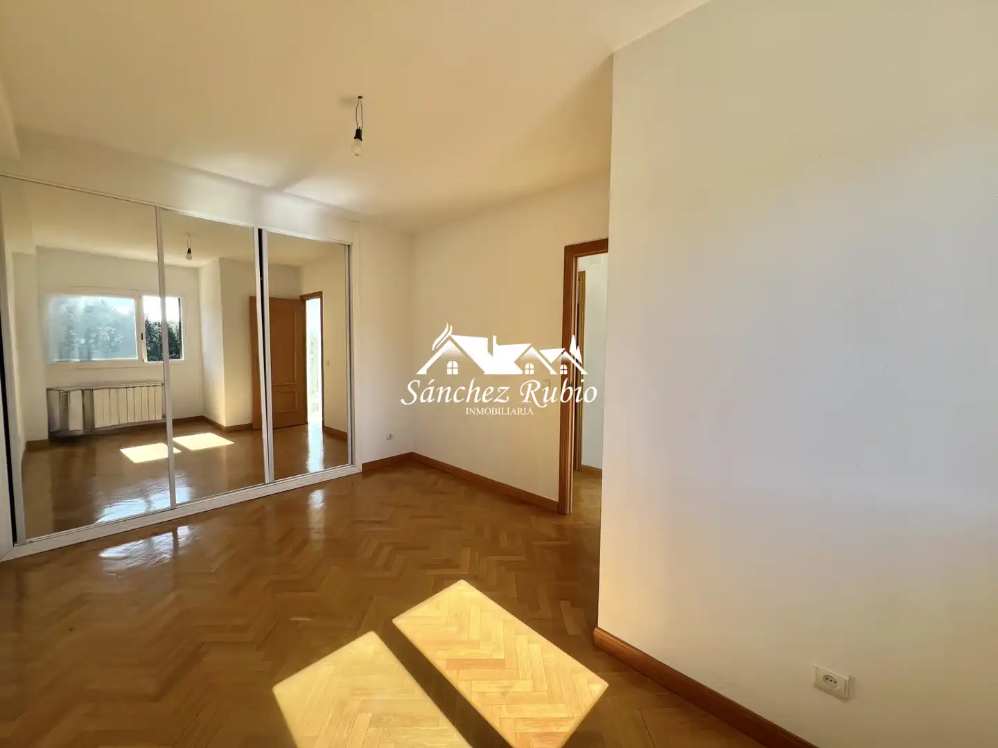 Dormitori de Casa adosada en venda en Galapagar amb Calefacció, Jardí privat i Parquet