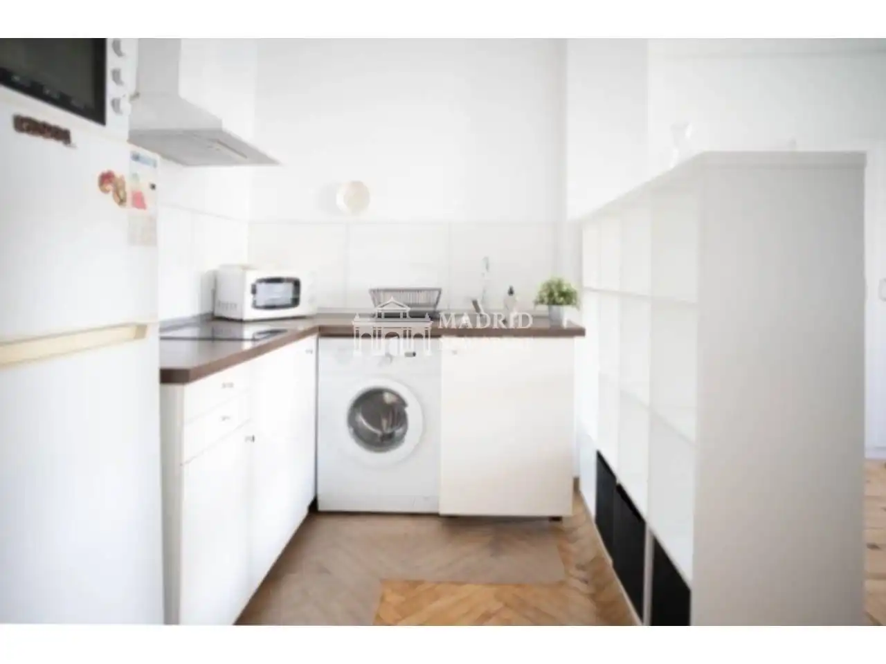 Cocina de Estudio de alquiler en Madrid con Aire acondicionado, Calefacción y Parquet