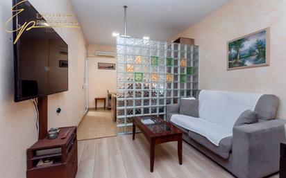 Bedroom of Flat for sale in  Barcelona Capital  with Air Conditioner, Heating and Parquet flooring