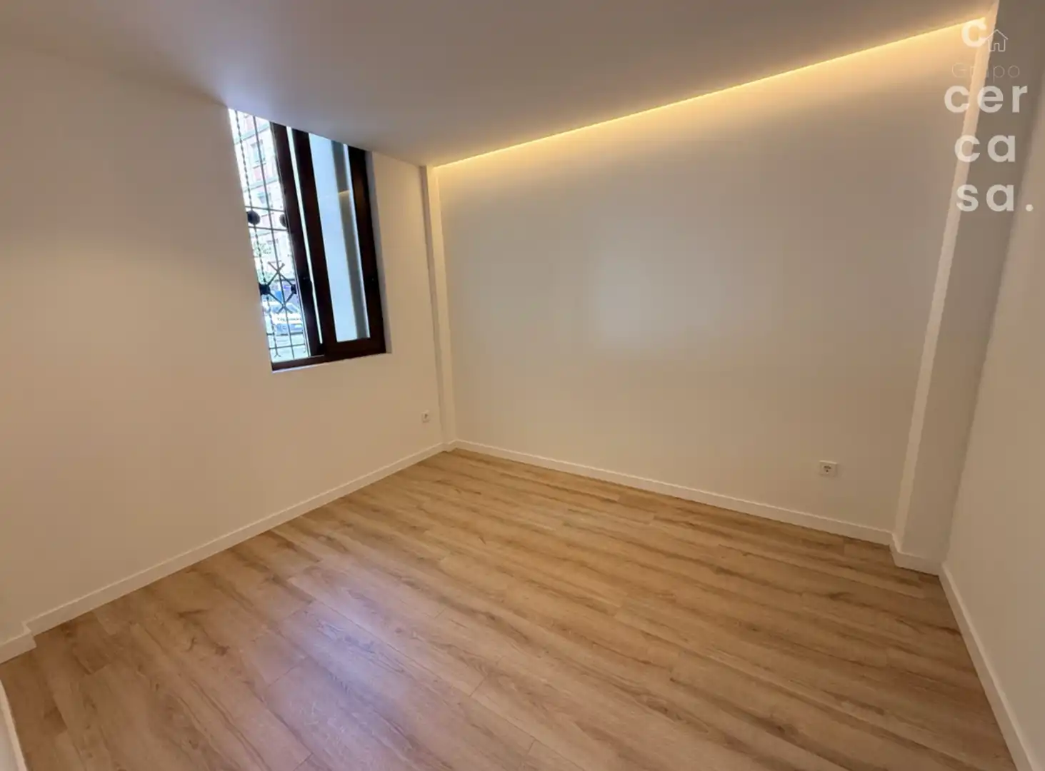Houses for sale in Valencia  with Air Conditioner and Terrace