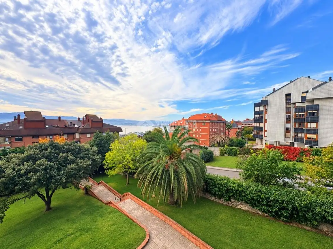 Jardín de Piso en venta en Santander con Calefacción y Terraza