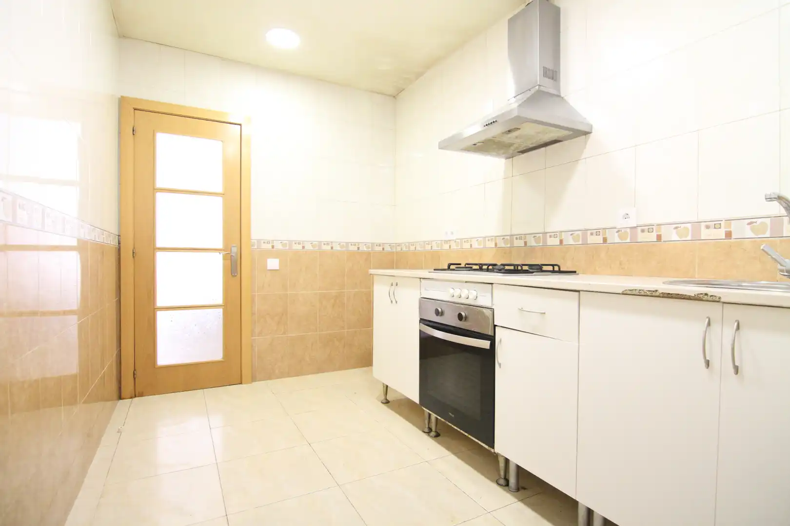 Cocina de Piso en venta en Olesa de Montserrat con Horno y Alarma