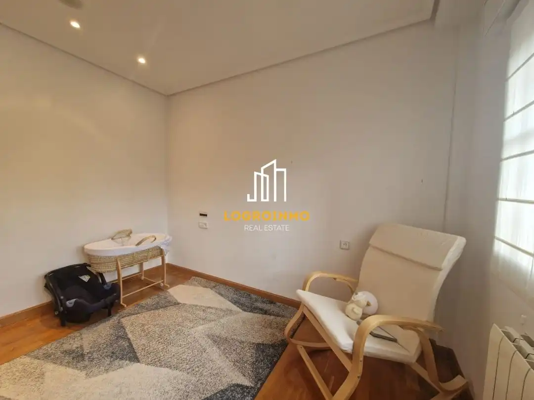House with pool for sale in Avda. Madrid, imagen 35