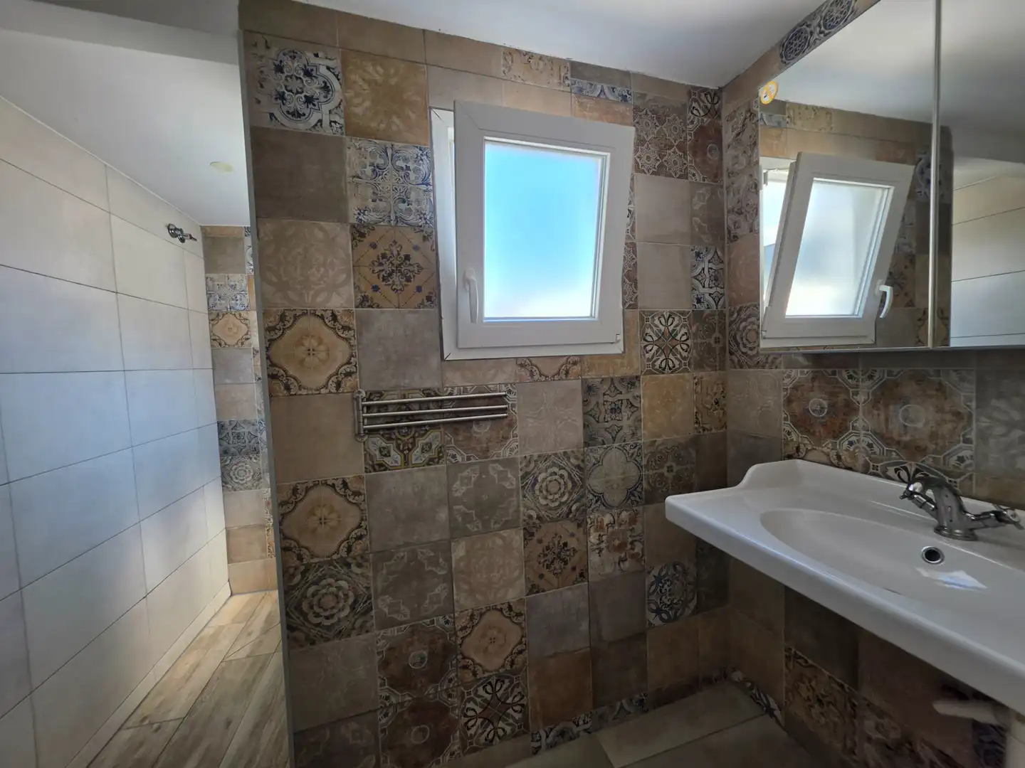 Baño de Casa adosada en venta en Badalona con Aire acondicionado, Calefacción y Terraza