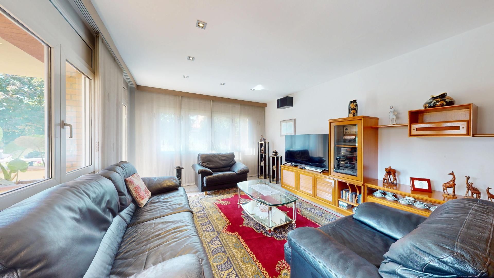 Sala d'estar de Casa o xalet en venda en Girona Capital amb Aire condicionat, Calefacció i Terrassa