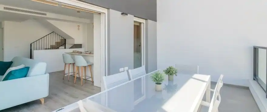 Adosado con piscina en venta en Av Barcelona, imagen 4