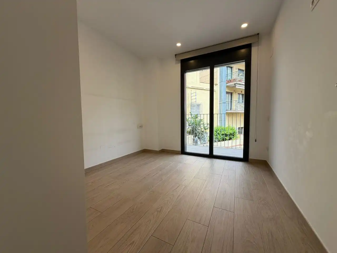Dormitori de Pis en venda en Barcelona amb Aire condicionat, Parquet i Terrassa