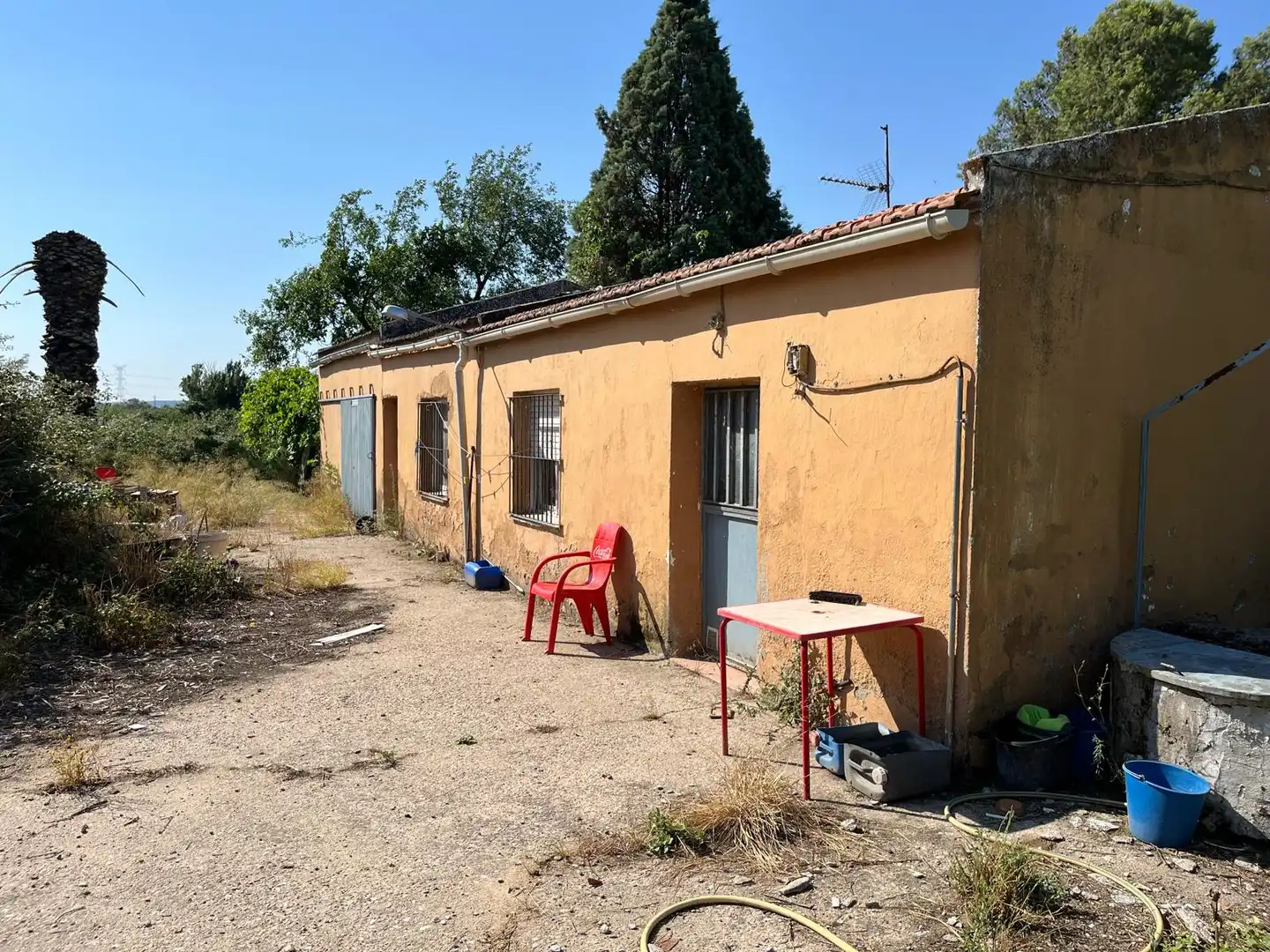 Vista exterior de Finca rústica en venda en Talavera de la Reina amb Jardí privat