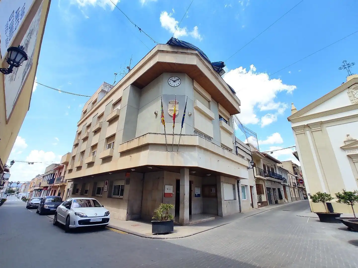 Vista exterior de Casa adosada en venda en Montserrat amb Terrassa