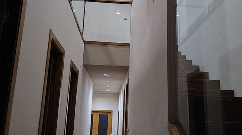 VIVIENDA DE DISEÑO CON PISCINA