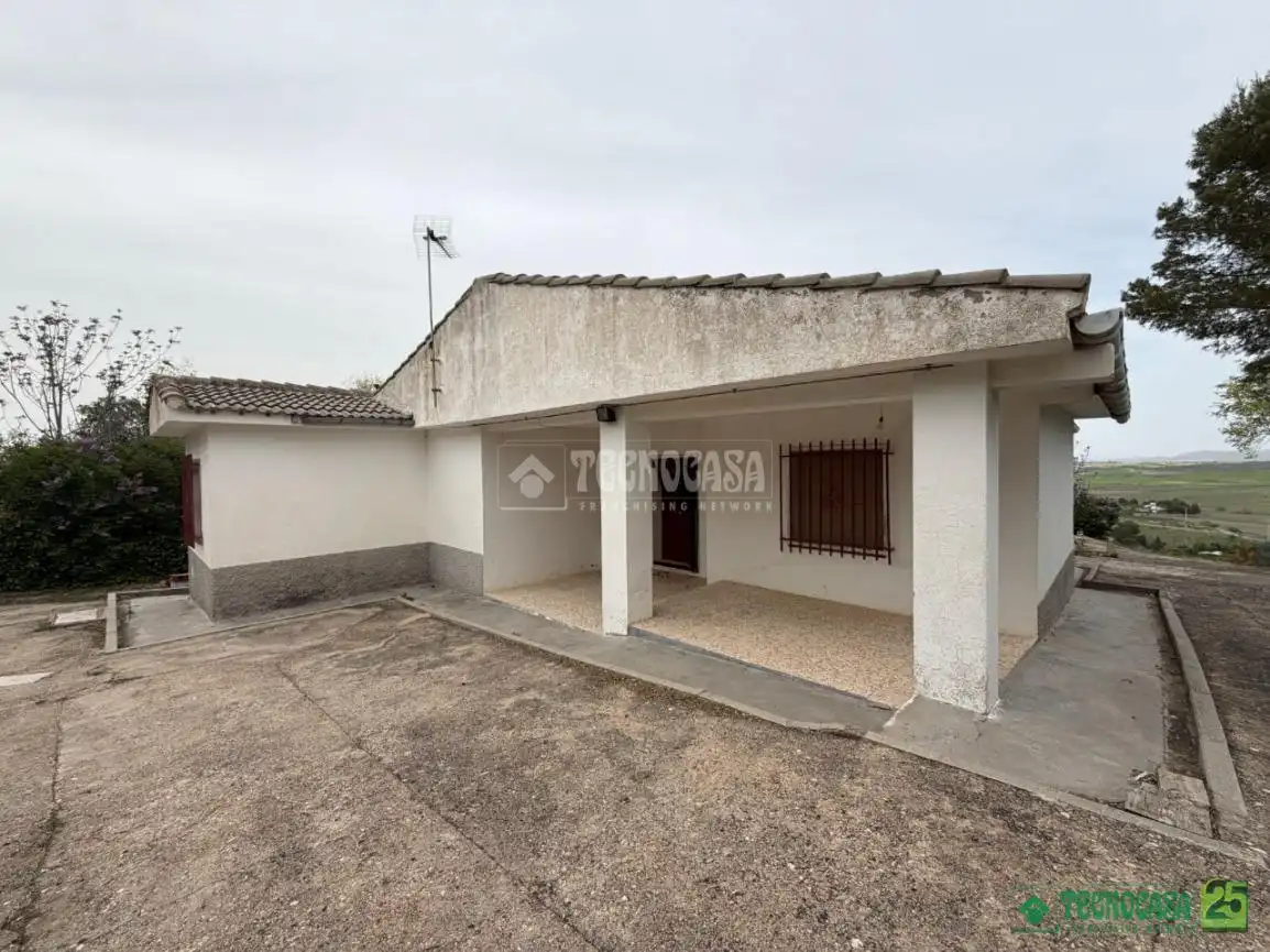 Vista exterior de Casa o chalet en venta en Illana con Aire acondicionado y Calefacción
