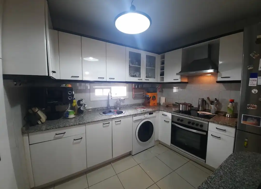 Cuina de Dúplex en venda en Ponferrada amb Calefacció, Moblat i Forn