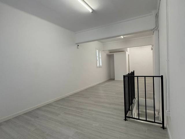 Local comercial en Alquiler en Carrer de Lucà, 13 en El Putget i el Farró