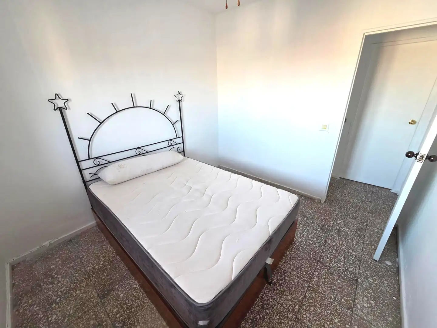 Dormitori de Pis en venda en Algeciras amb Terrassa