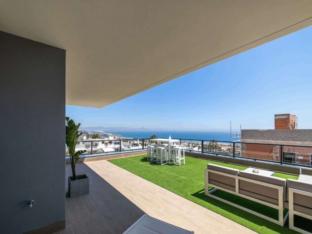Terrassa de Apartament en venda en Santa Pola amb Piscina comunitària