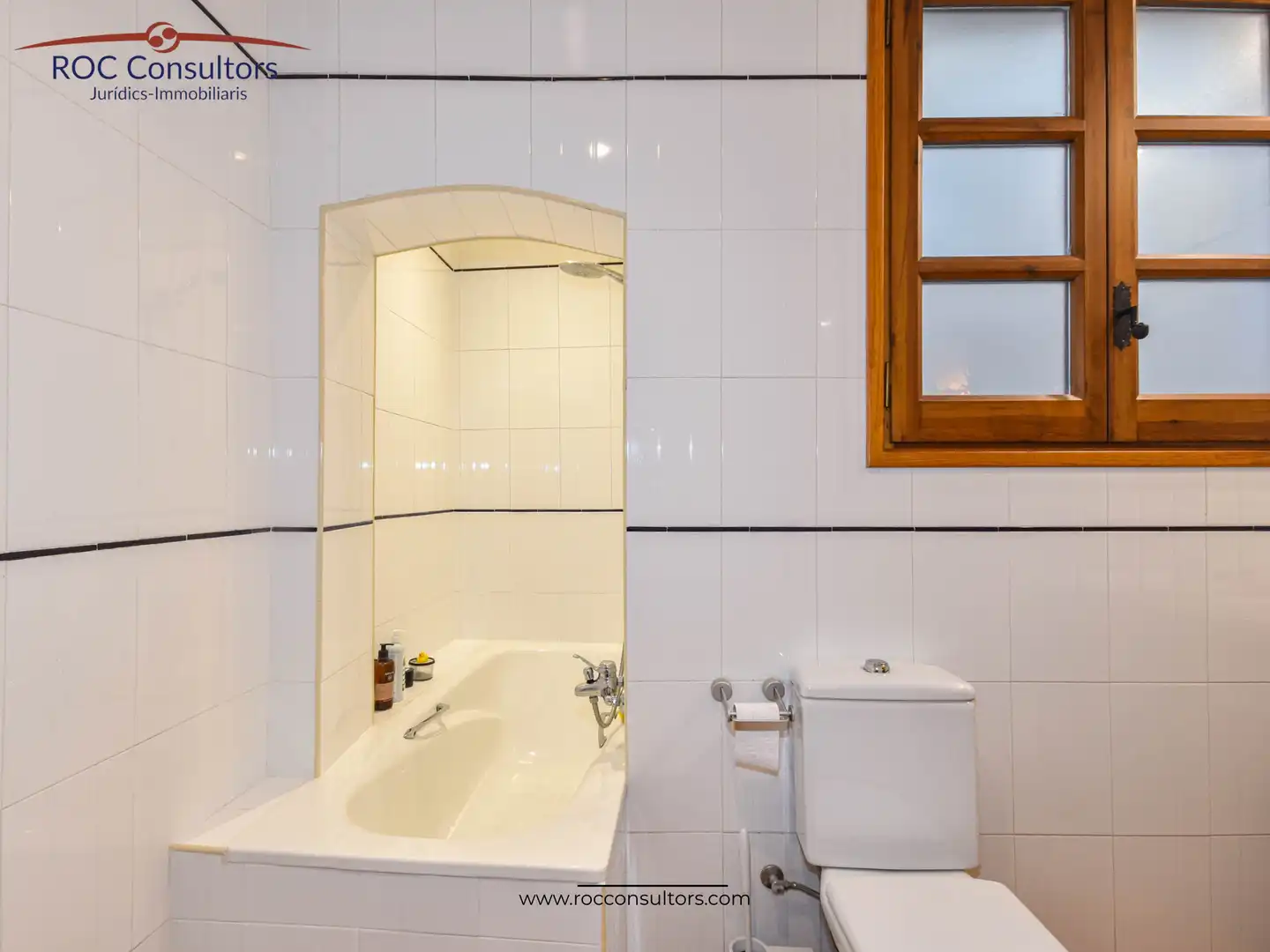 Badezimmer von Einfamilien-Reihenhaus zum Verkauf in Berga mit Heizung