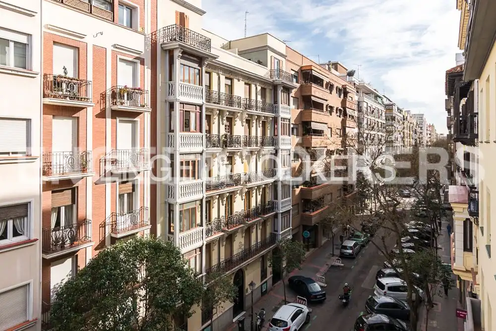 Vista exterior de Piso en venta en Madrid con Aire acondicionado, Calefacción y Amueblado