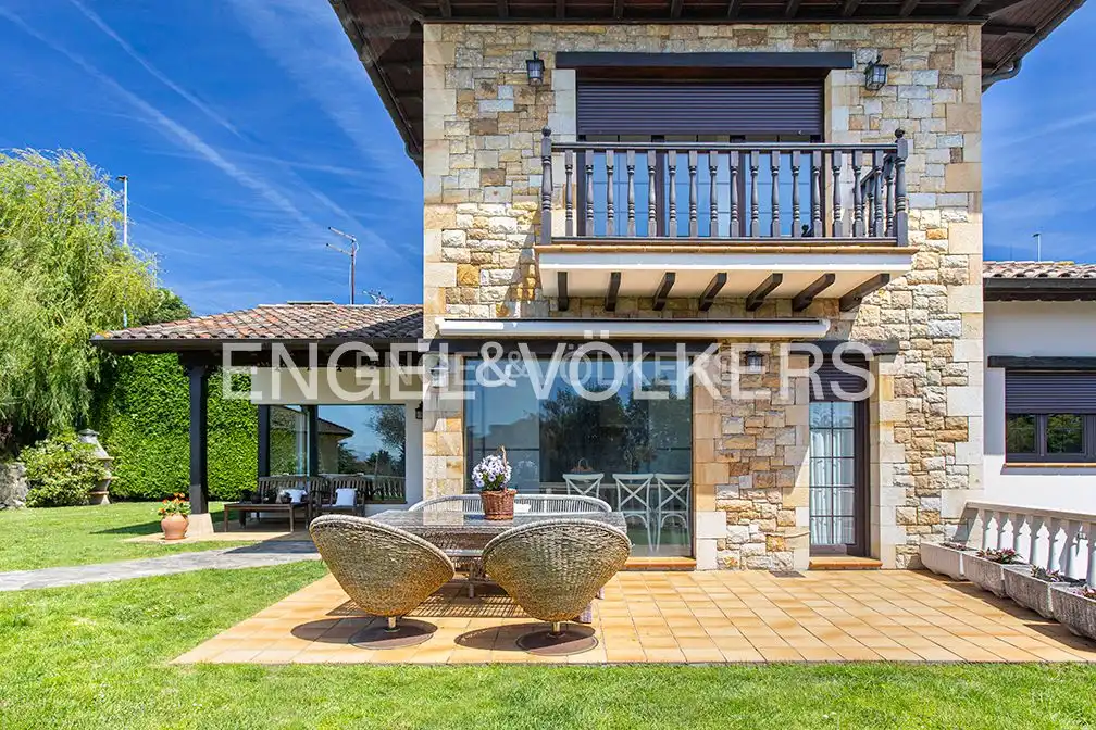 Terraza de Casa o chalet en venta en Gijón  con Calefacción, Jardín privado y Terraza