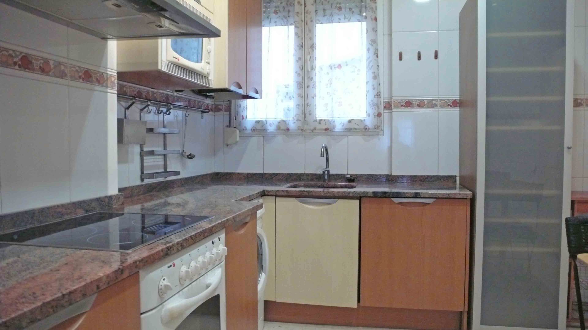 Kitchen of Flat to rent in Bilbao   with Heating, Furnished and Oven