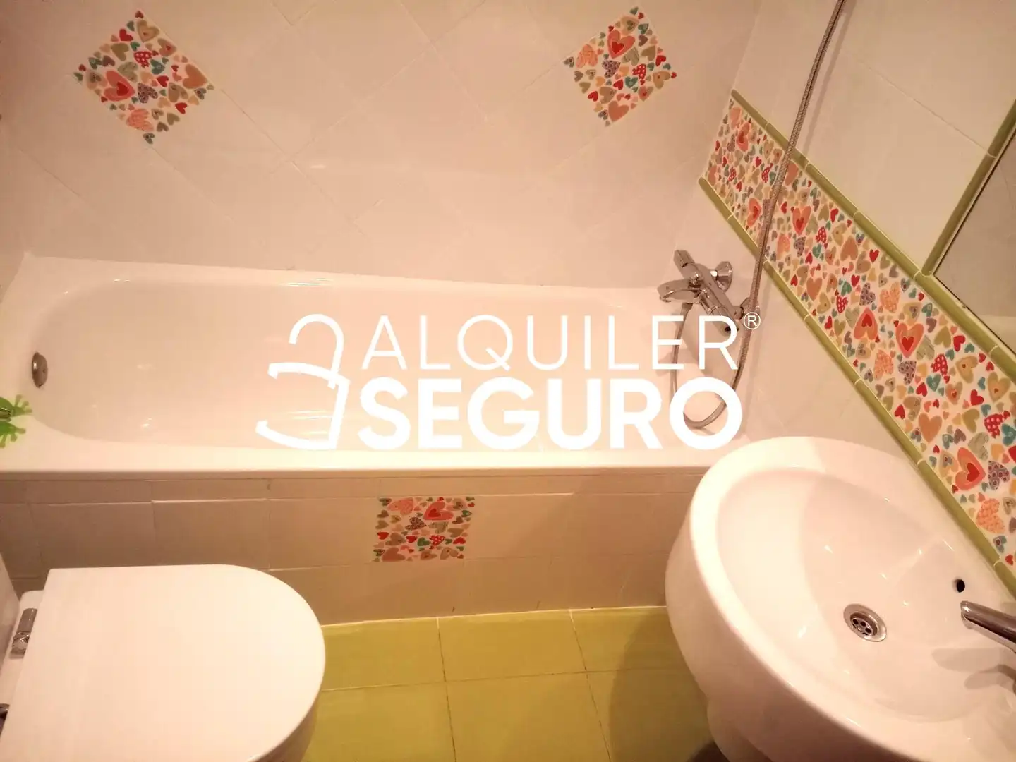 Baño de Piso de alquiler en Valladolid con Calefacción, Trastero y Piscina