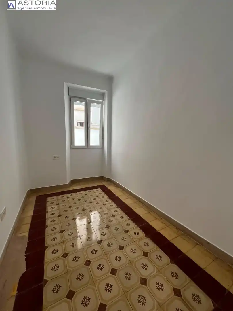 Wohnung zur Miete in Calle Calle Pintor Rodríguez Acosta, Camino de Ronda