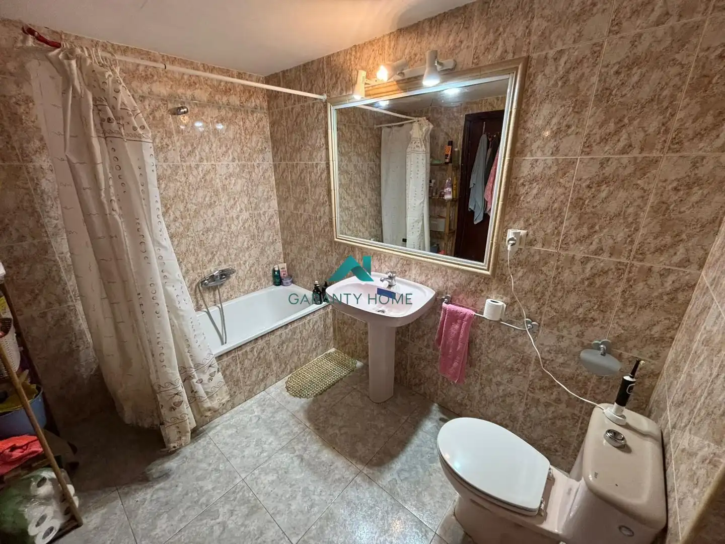 Baño de Piso de alquiler en Jaén con Amueblado y Balcón