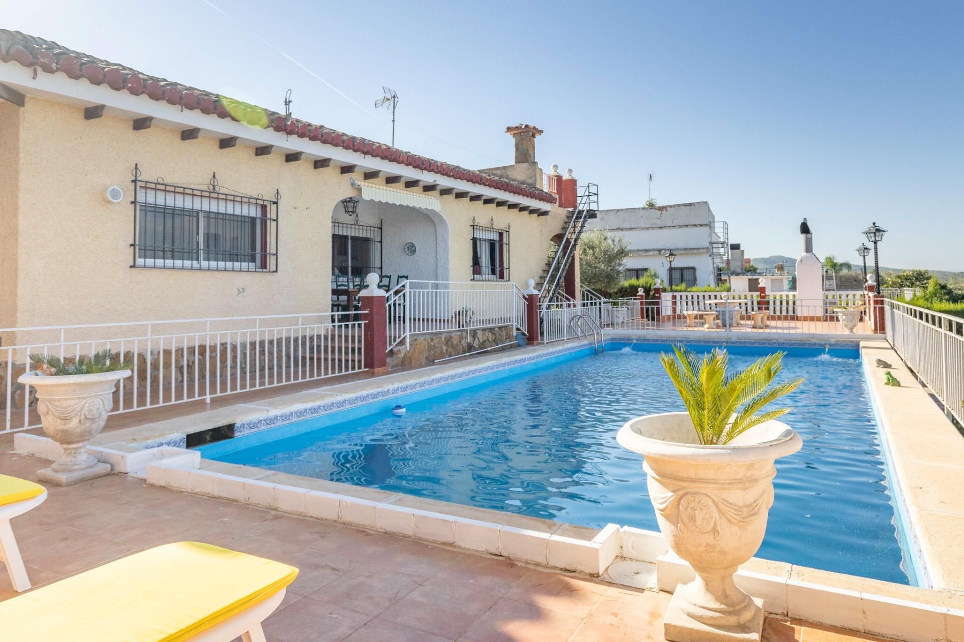 Swimming pool of House or chalet for sale in Benaguasil  with Private garden, Parquet flooring and Terrace