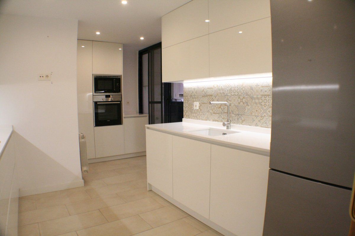 Cuina de Pis de lloguer en  Granada Capital amb Aire condicionat i Calefacció