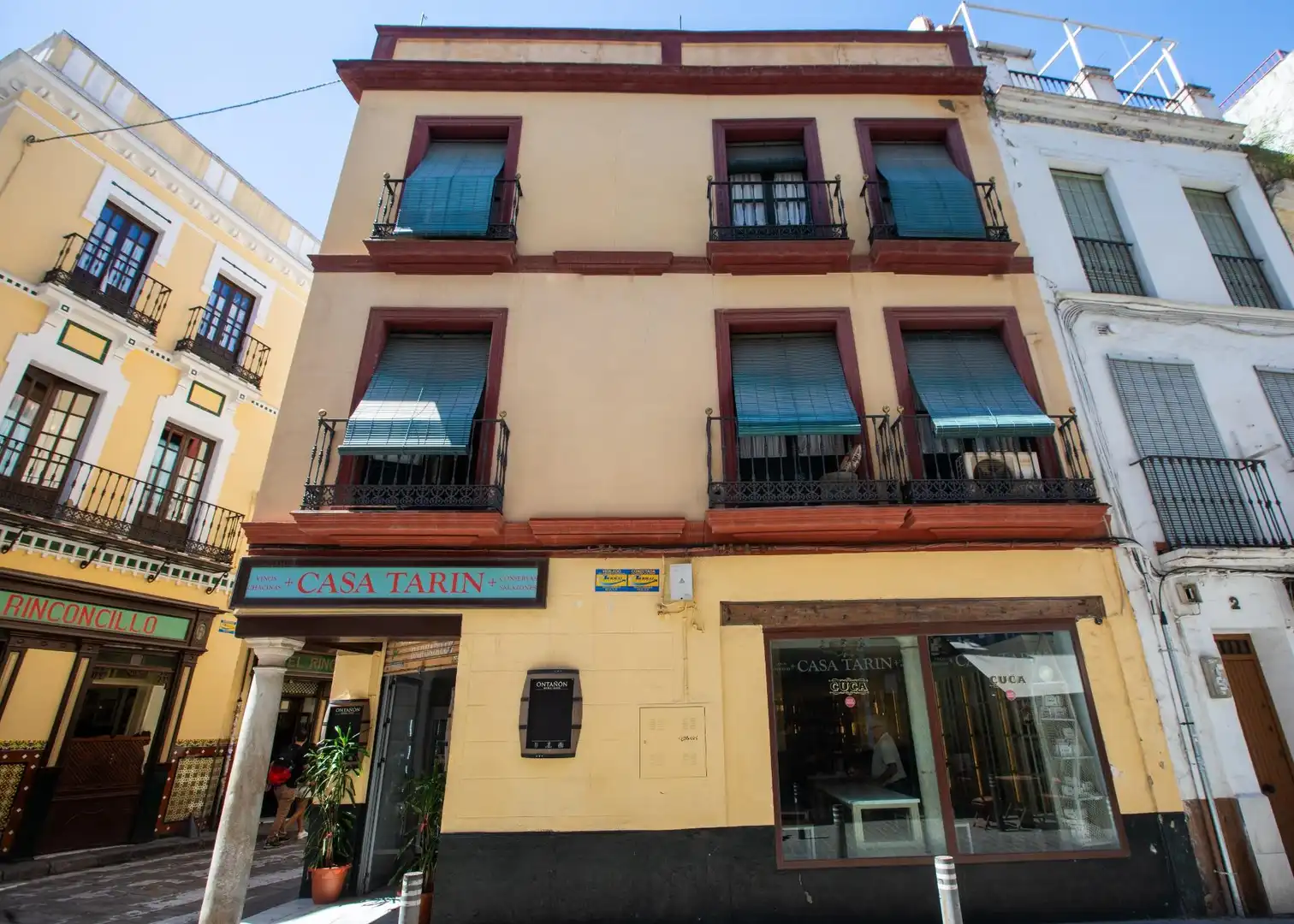 Vista exterior de Edificio en venta en Sevilla
