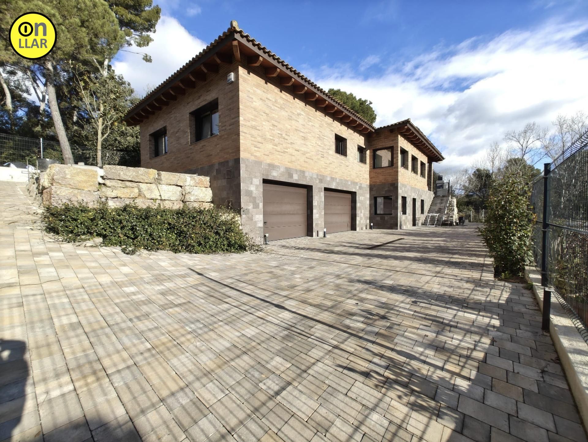 Vista exterior de Casa o xalet en venda en Les Franqueses del Vallès amb Jardí privat, Traster i Piscina