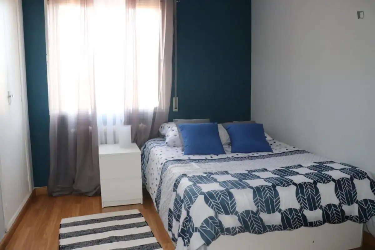 Habitació a Caballería Española