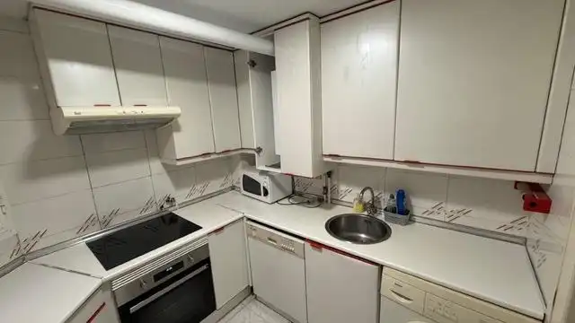 Cocina de Piso en venta en Las Rozas de Madrid con Calefacción, Jardín privado y Piscina comunitaria