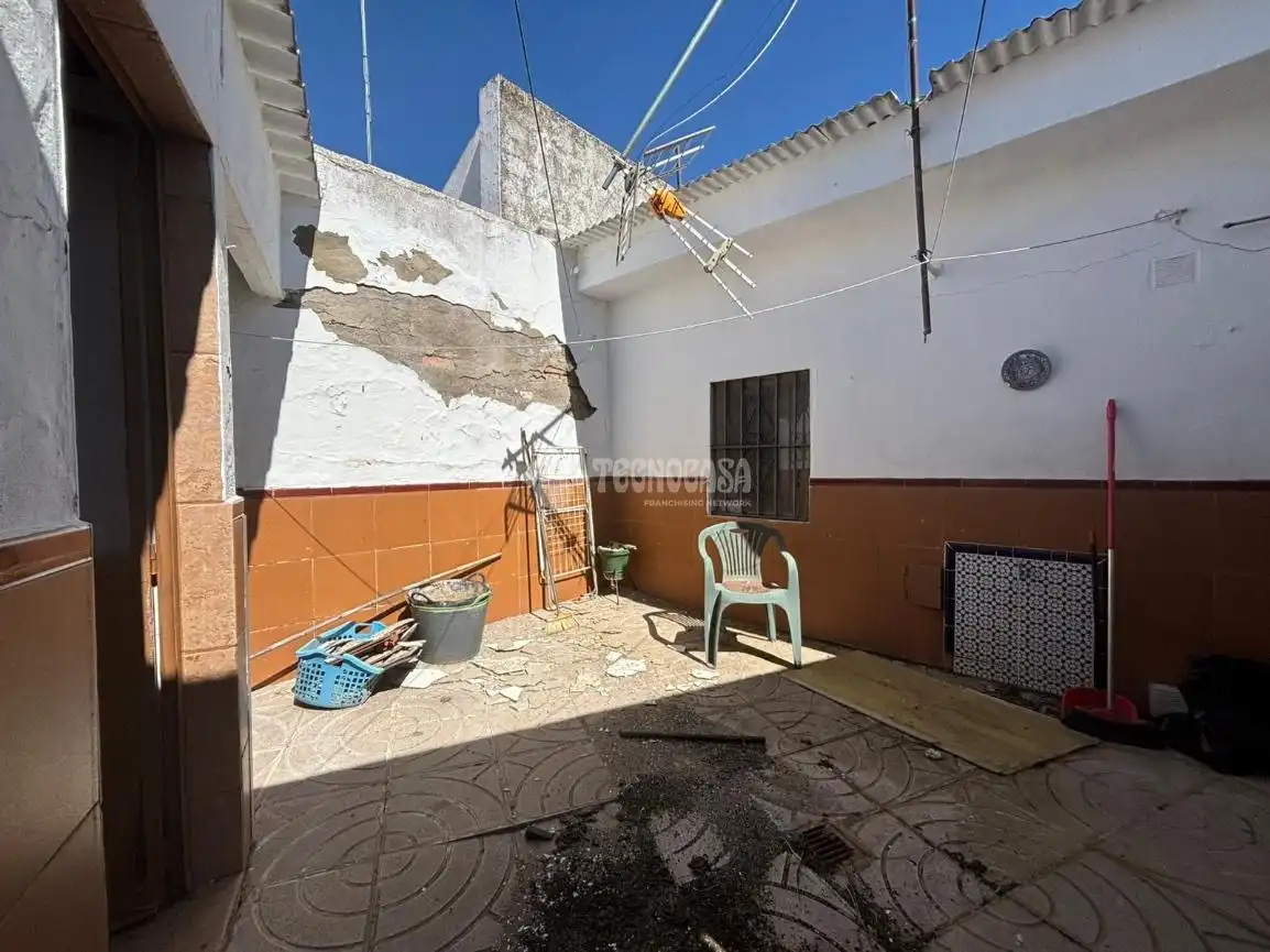 Vista exterior de Casa adosada en venta en Écija