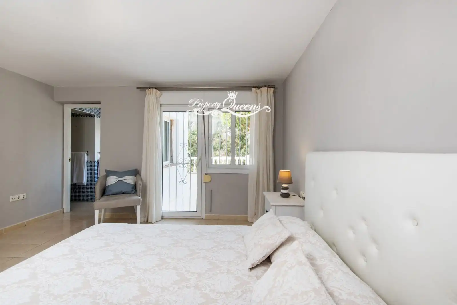 Dormitori de Casa o xalet en venda en Marbella amb Aire condicionat, Terrassa i Traster