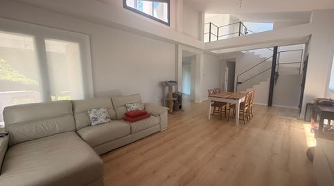 Espectacular casa moderna con parcela de 900 m² y garaje de 300 m² en Santa Coloma
