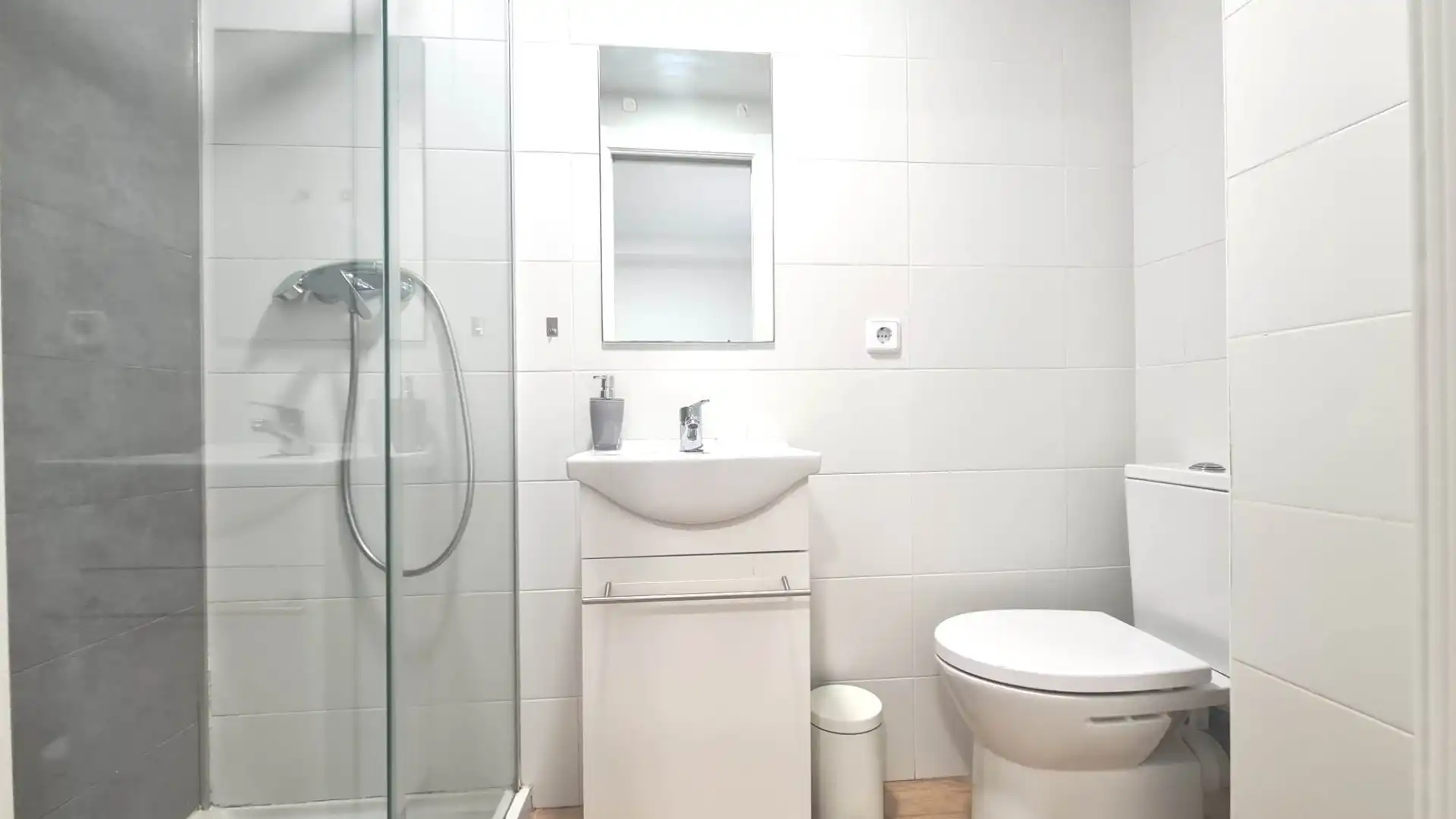 Badezimmer von Wohnung zur Miete in Valencia mit Klimaanlage, Möbliert und Ofen