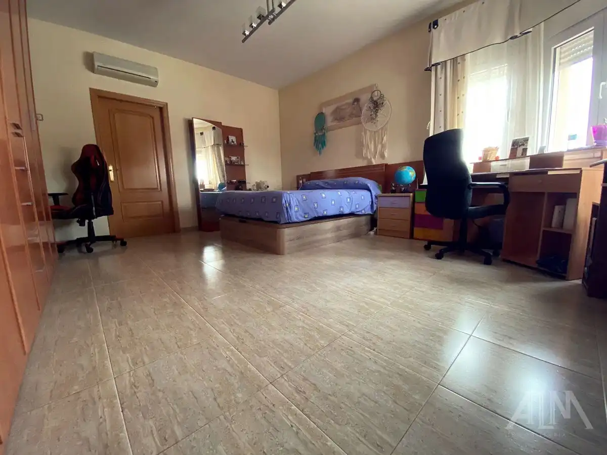 Dormitori de Casa o xalet en venda en Manzanares amb Aire condicionat, Calefacció i Jardí privat