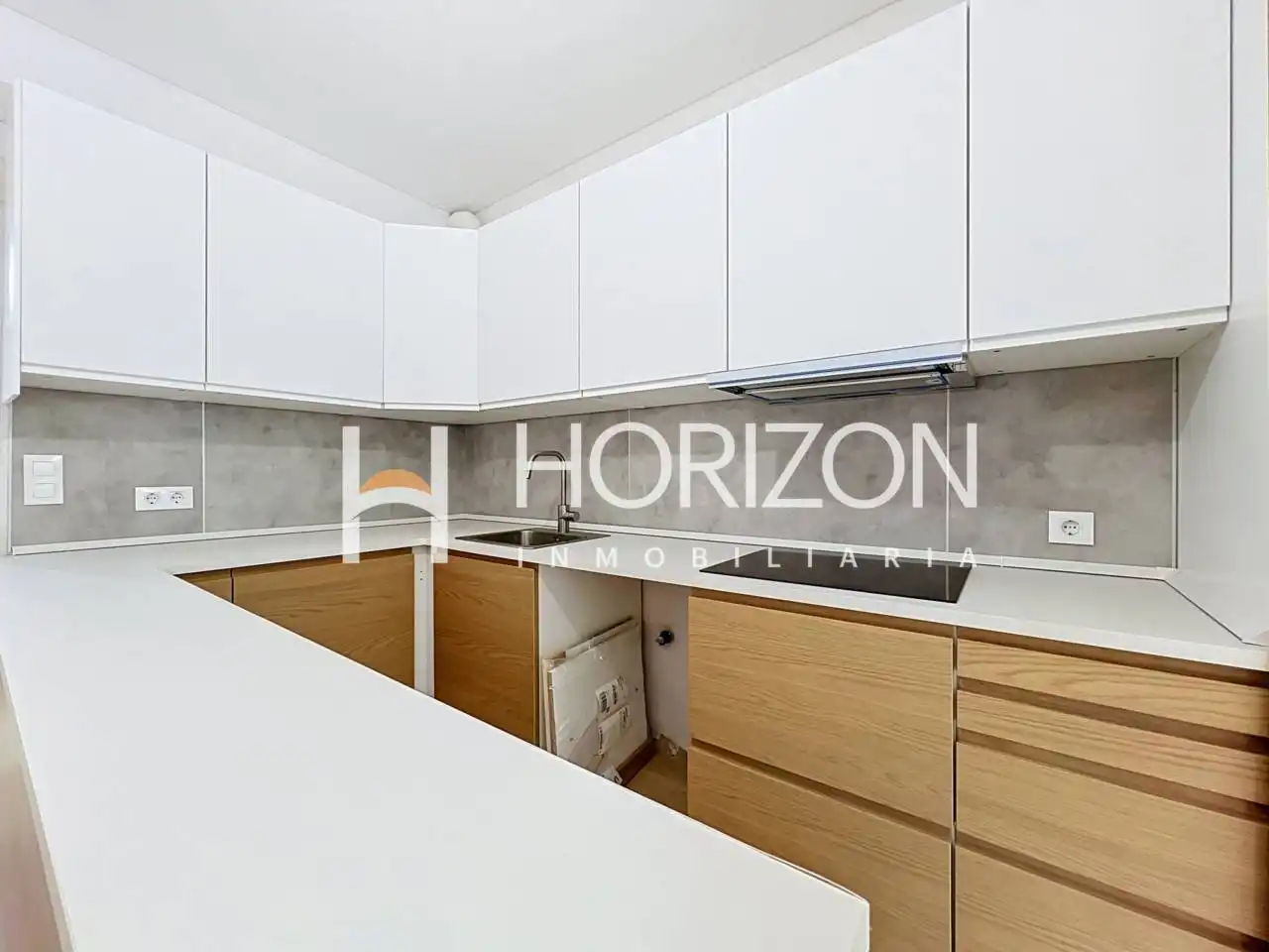 Cocina de Piso en venta en Barcelona con Parquet, Trastero y Amueblado