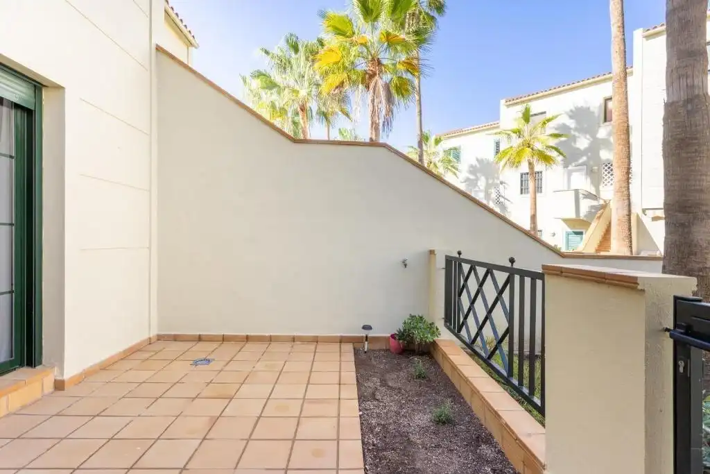 Apartamento con jardín en venta en Costa Adeje, imagen 2
