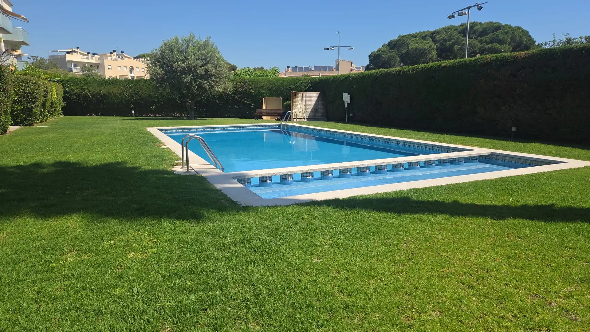 Schwimmbecken von Maisonette zum Verkauf in Palamós mit Klimaanlage, Heizung und Terrasse