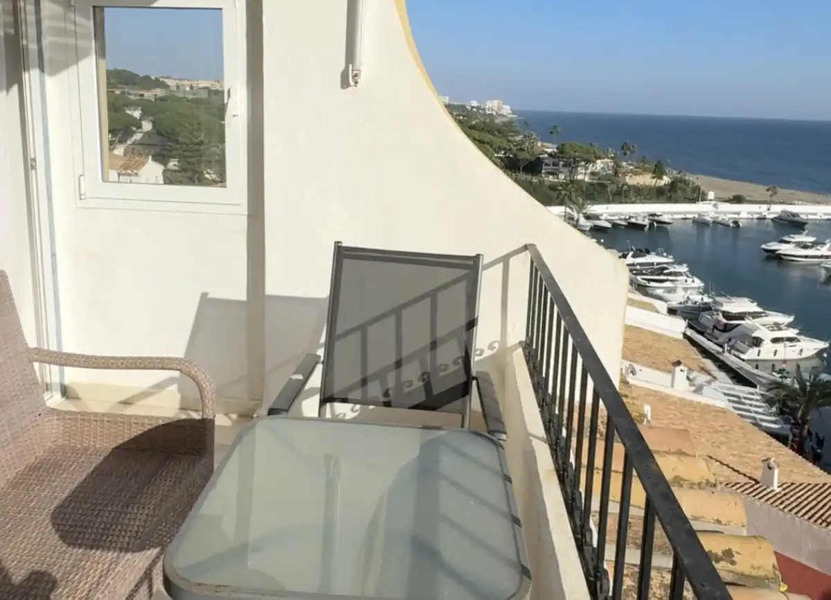 Terrasse von Wohnungen zum Verkauf in Marbella mit Klimaanlage, Terrasse und Alarm