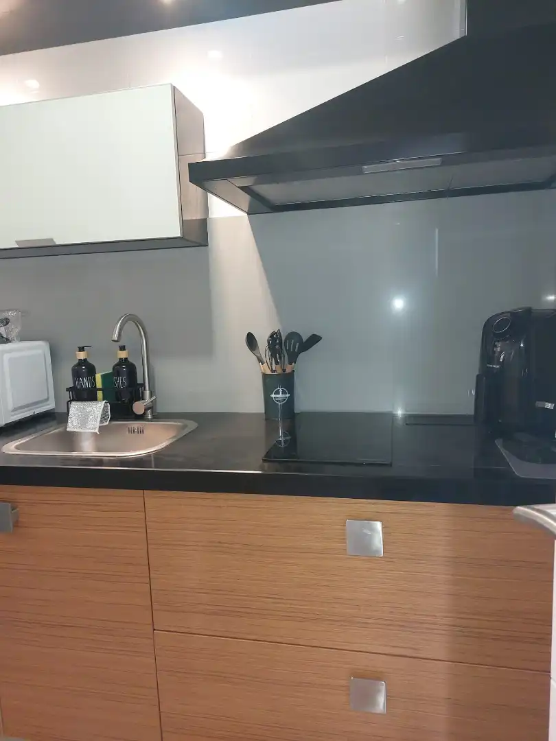 Cuina de Apartament de lloguer en Cuenca amb Moblat, Forn i Rentadora
