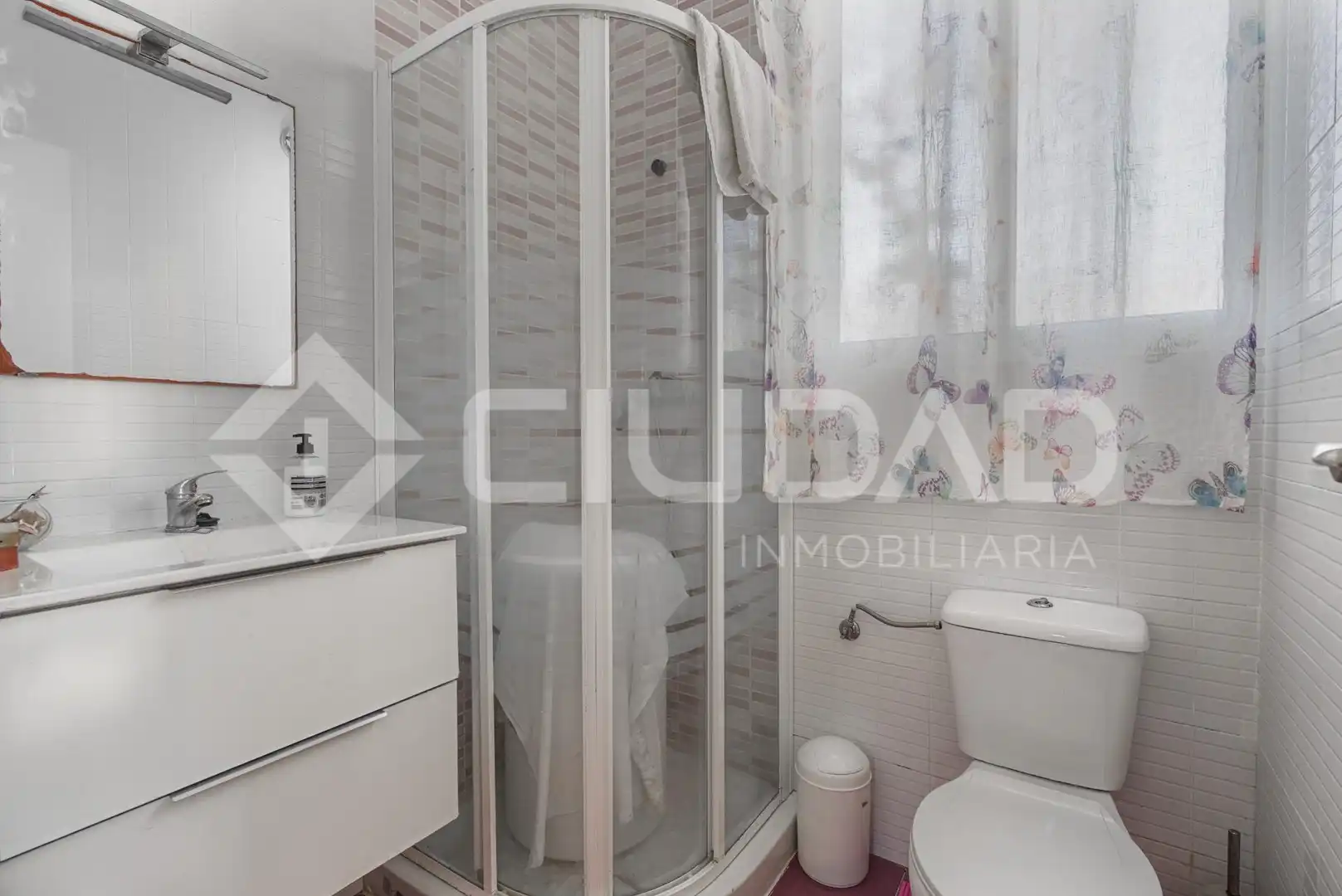 Badezimmer von Haus oder Chalet zum Verkauf in La Puebla del Río mit Klimaanlage, Privatgarten und Terrasse