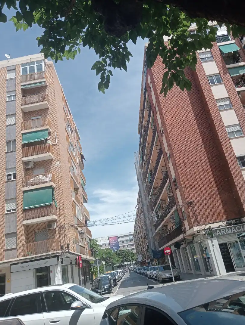 Vista exterior de Local de lloguer en Valencia amb Parquet