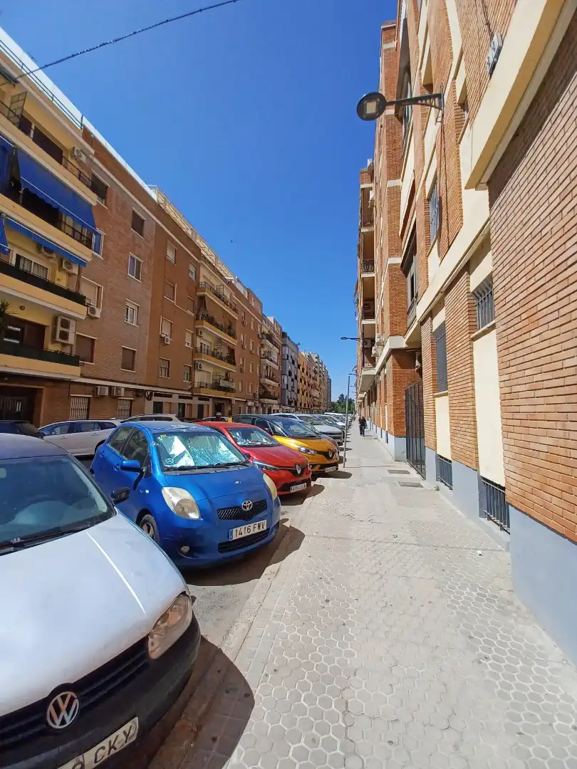 Parkplatz von Wohnung zum Verkauf in Sevilla mit Klimaanlage